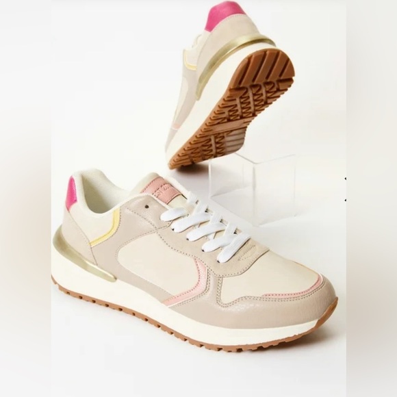 Rue Athletic Sneaker - Picture 3 of 8